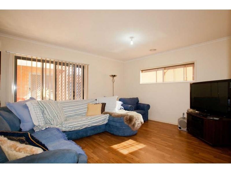 9 Diamond Avenue, White Hills VIC 3550