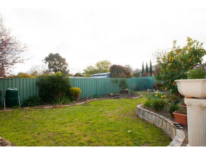21 Clarence Avenue, Kennington VIC 3550