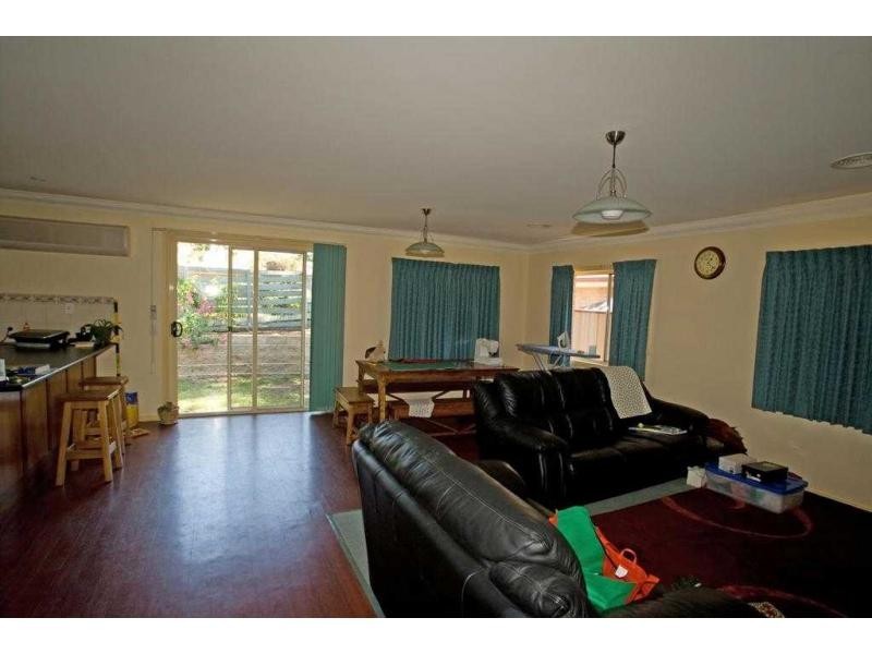 2/15 Claire Court, Kennington VIC 3550