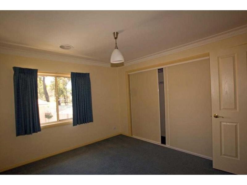 2/15 Claire Court, Kennington VIC 3550