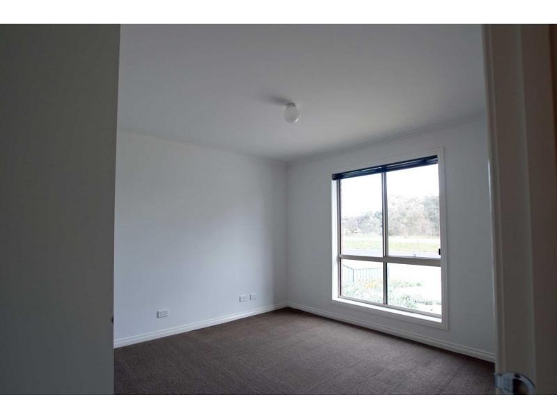 2/5748 Calder Highway, Kangaroo Flat VIC 3555