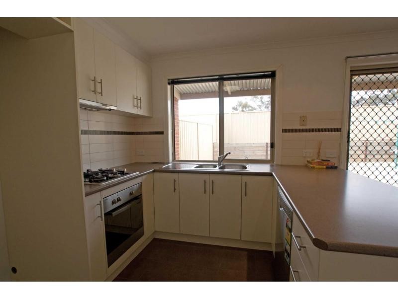 2/5748 Calder Highway, Kangaroo Flat VIC 3555
