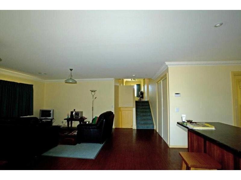 2/15 Claire Court, Kennington VIC 3550