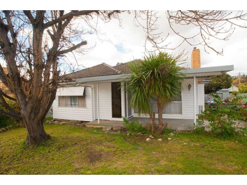 2 Lazarus Street, Golden Square VIC 3555