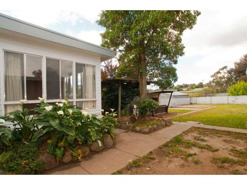 2 Lazarus Street, Golden Square VIC 3555