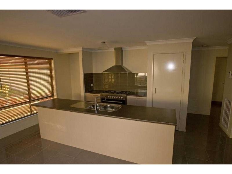 16 Tununga Circuit, Kangaroo Flat VIC 3555
