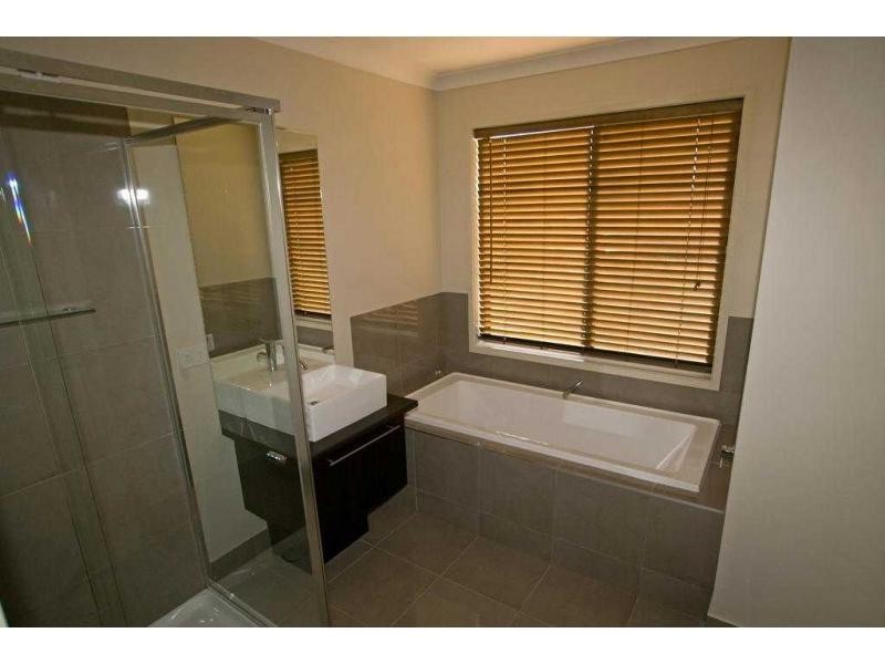 16 Tununga Circuit, Kangaroo Flat VIC 3555
