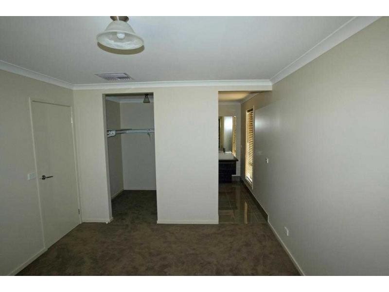 16 Tununga Circuit, Kangaroo Flat VIC 3555