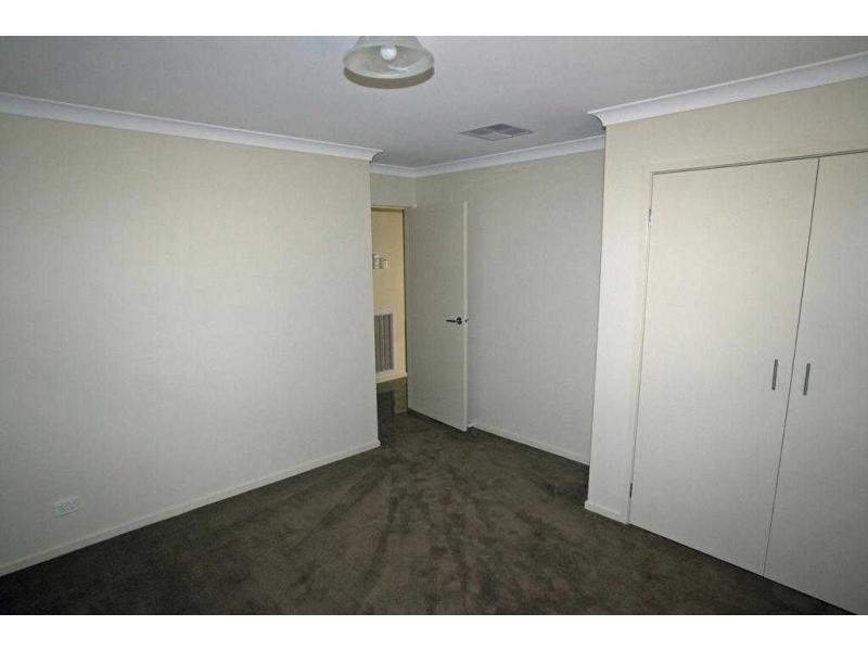 16 Tununga Circuit, Kangaroo Flat VIC 3555