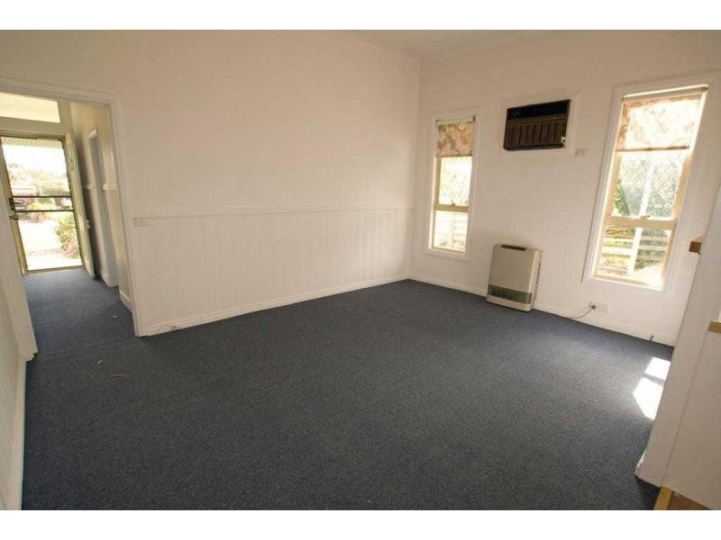 6 Pine Street, Eaglehawk VIC 3556