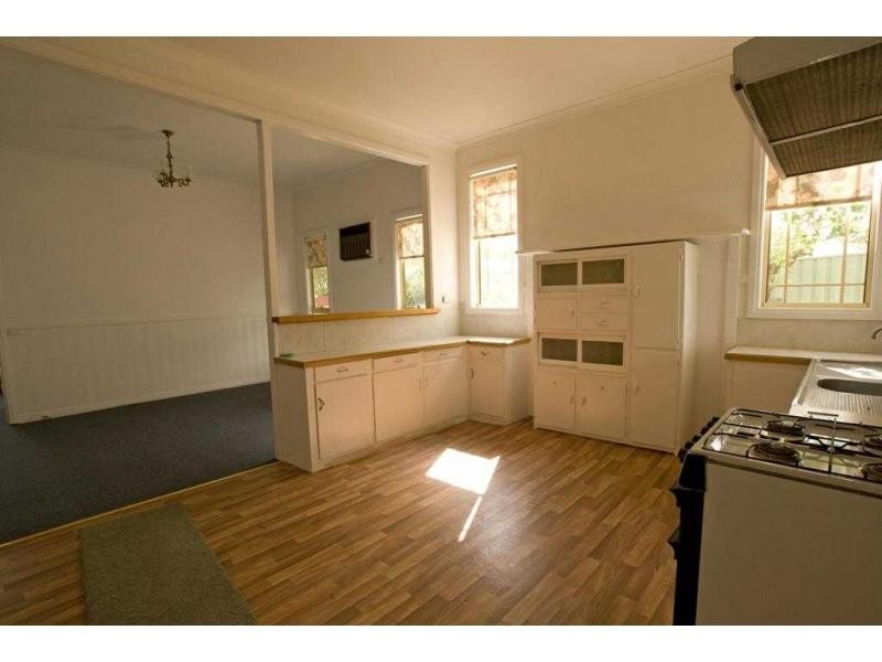 6 Pine Street, Eaglehawk VIC 3556