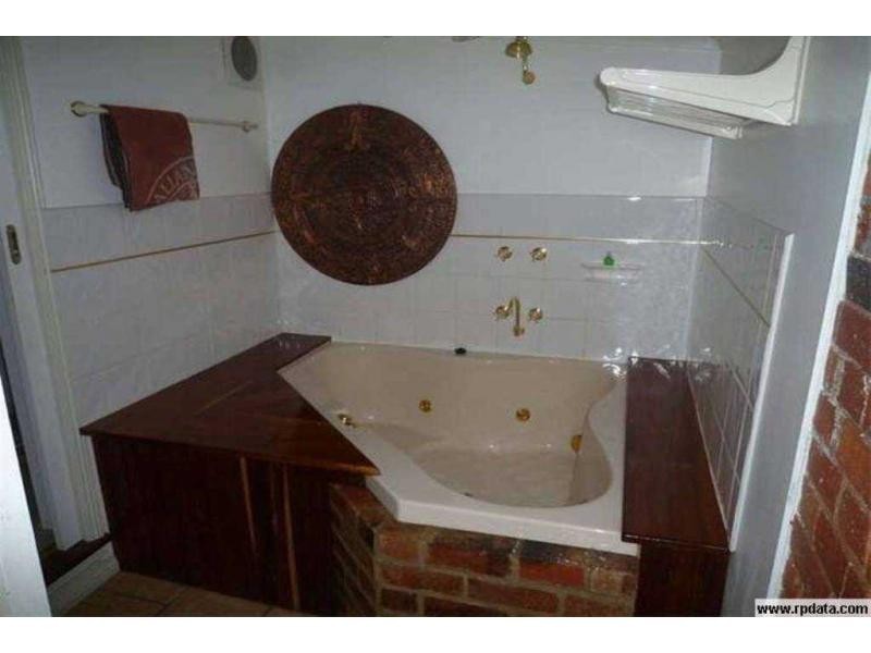 27 Eaglehawk Road, Bendigo VIC 3550