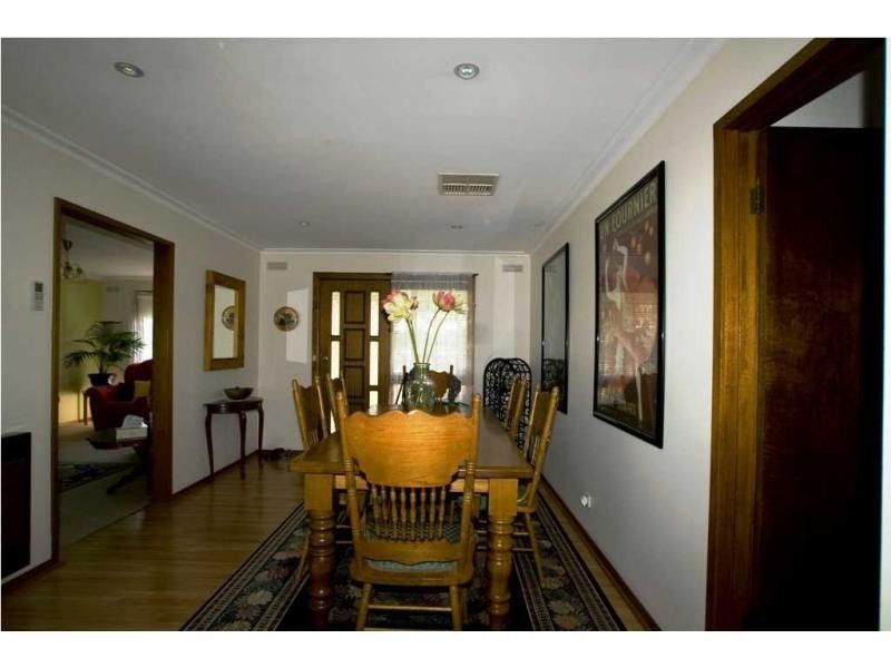 8 Butts Road, Eaglehawk VIC 3556