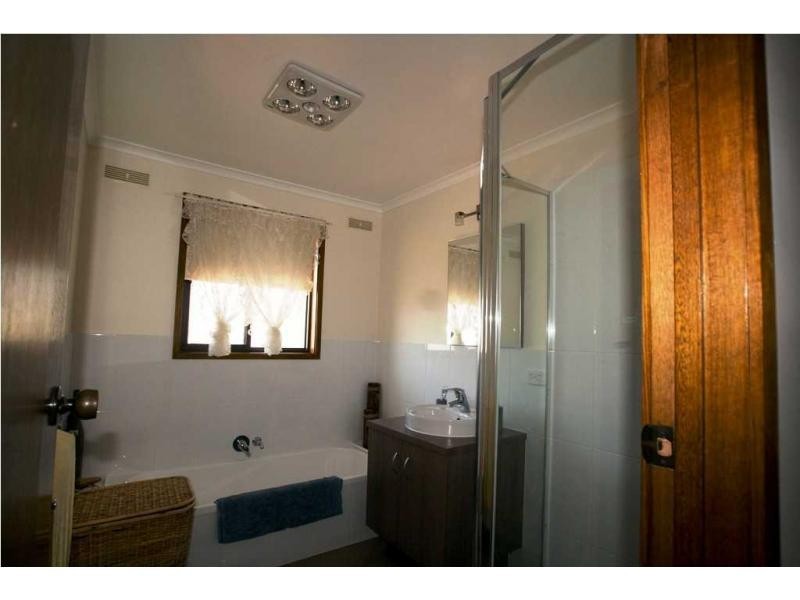 8 Butts Road, Eaglehawk VIC 3556