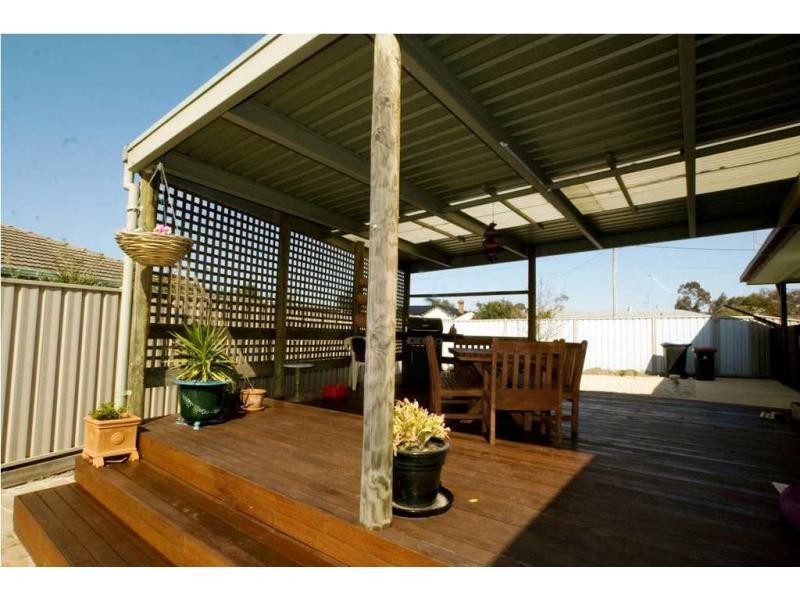 8 Butts Road, Eaglehawk VIC 3556