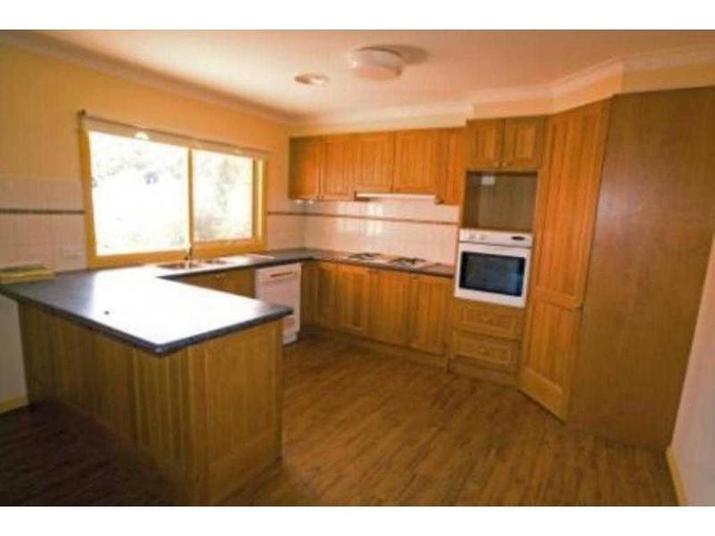 1 Kate Close, Kennington VIC 3550
