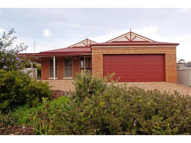 4 Gondolier Terrace, Golden Square VIC 3555