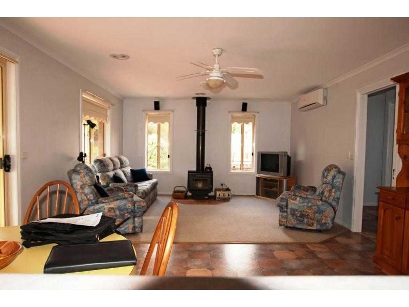 4 Gondolier Terrace, Golden Square VIC 3555