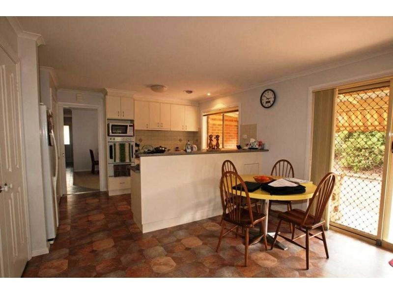 4 Gondolier Terrace, Golden Square VIC 3555