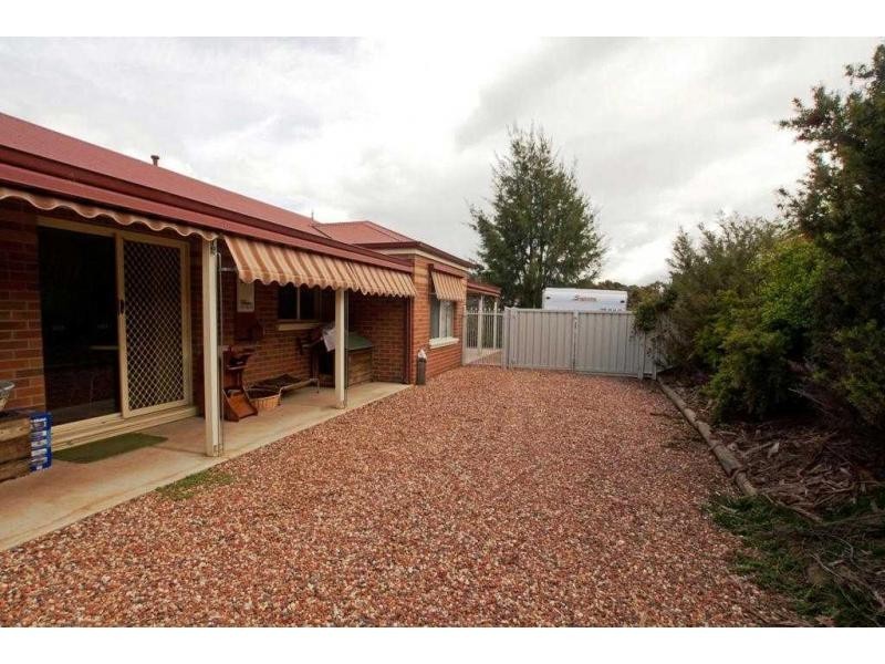 4 Gondolier Terrace, Golden Square VIC 3555