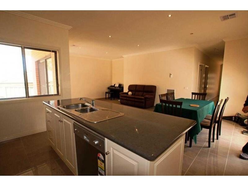 1 Greenwood Drive, Kennington VIC 3550