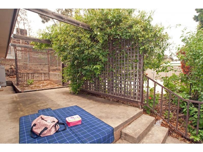 38 Friswell Avenue, Flora Hill VIC 3550