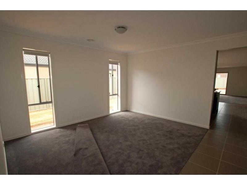 17 Sanctuary Boulevard, Maiden Gully VIC 3551