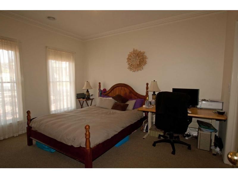 Villa 1/16 Peppertree Grove, Strathdale VIC 3550