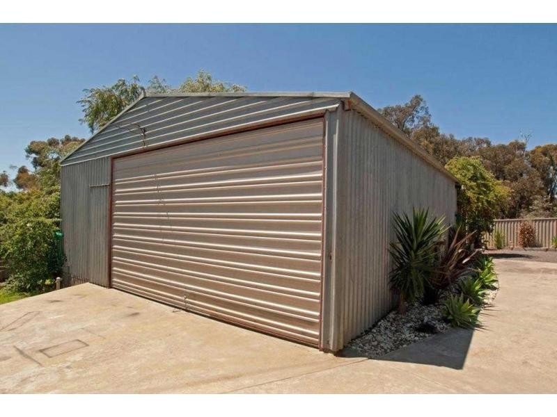 71 Adams Street, Quarry Hill VIC 3550