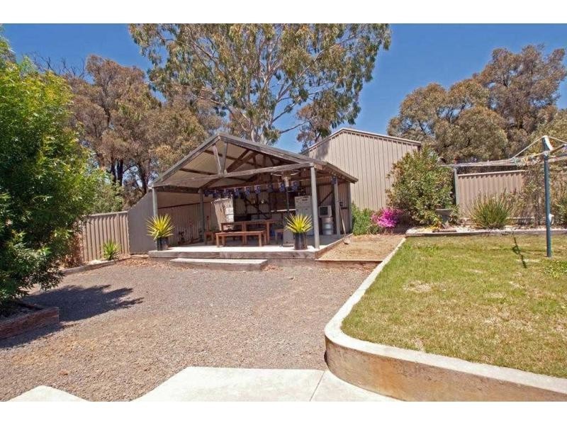 71 Adams Street, Quarry Hill VIC 3550