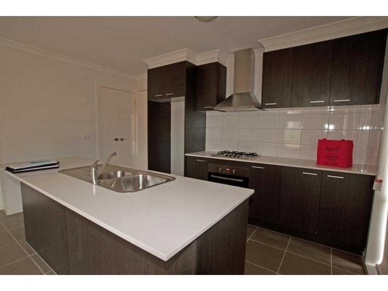 17 Sanctuary Boulevard, Maiden Gully VIC 3551