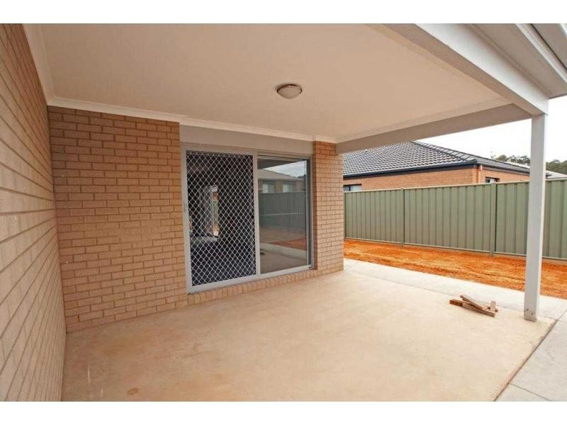 17 Sanctuary Boulevard, Maiden Gully VIC 3551