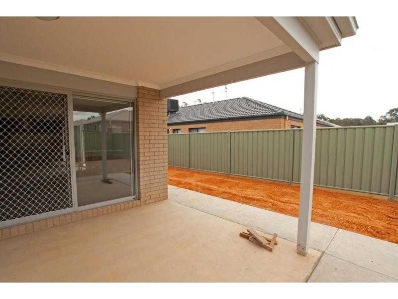 17 Sanctuary Boulevard, Maiden Gully VIC 3551