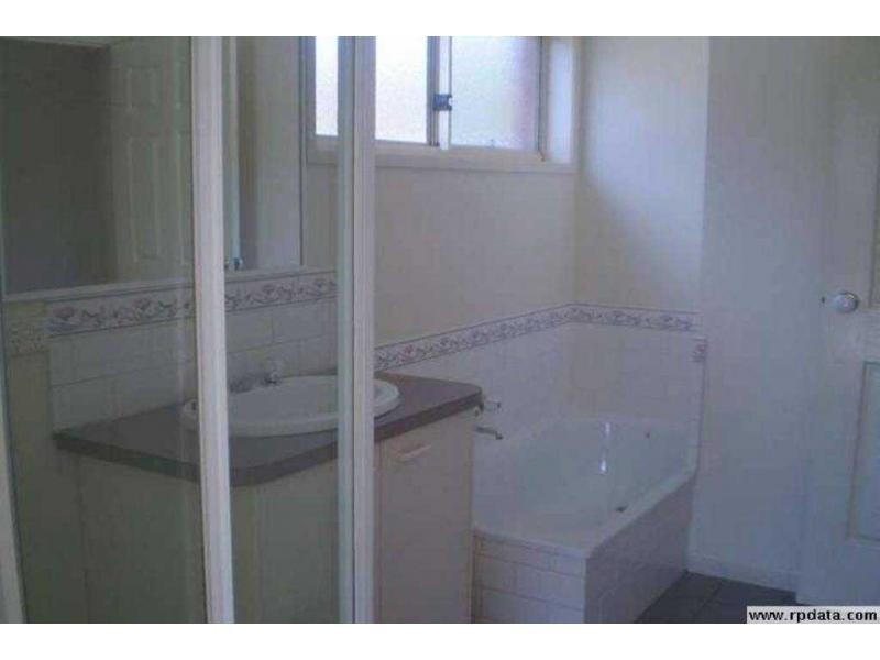 4 Lobb Street, North Bendigo VIC 3550