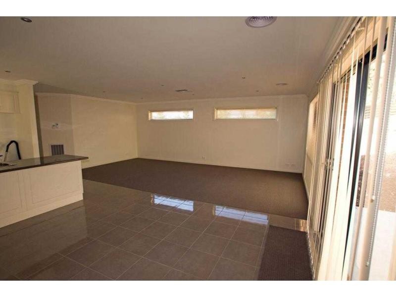 5A Vincent Drive, Kennington VIC 3550