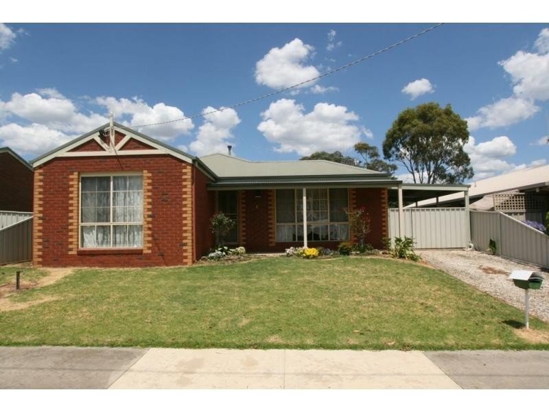 4 .Lobb Street, North Bendigo VIC 3550
