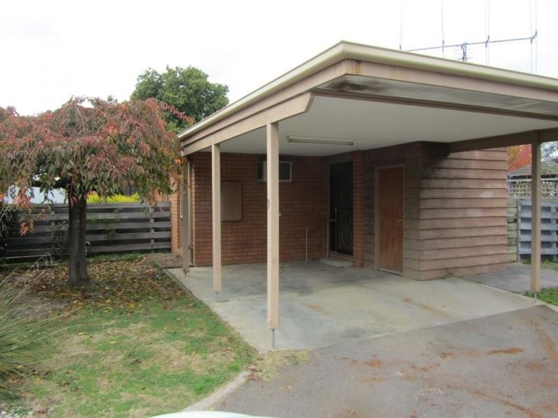 Unit 6/9 Crusoe Road, Kangaroo Flat VIC 3555