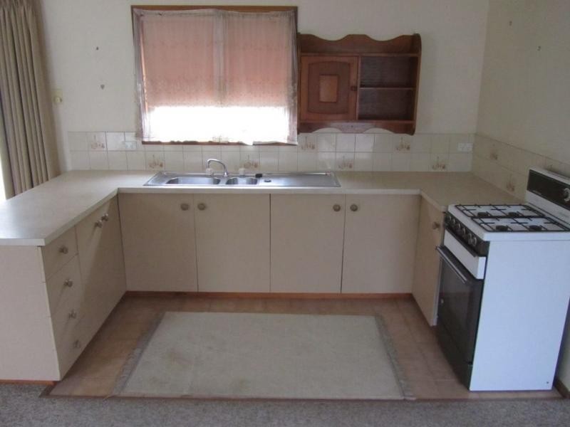 Unit 6/9 Crusoe Road, Kangaroo Flat VIC 3555