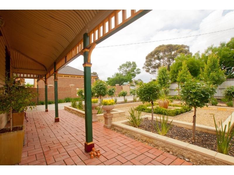 Flora Hill VIC 3550