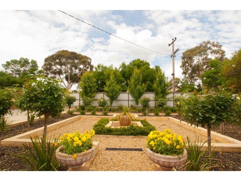 Flora Hill VIC 3550