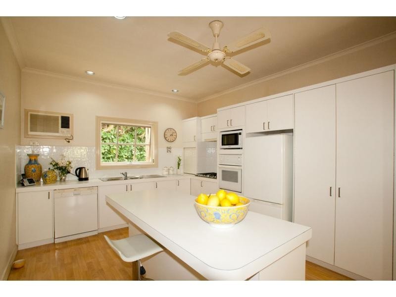 Flora Hill VIC 3550