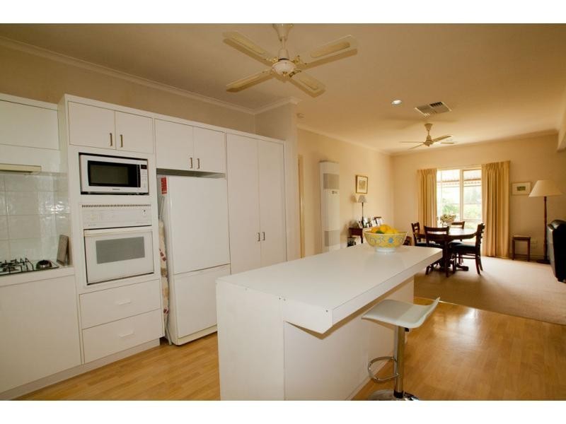 Flora Hill VIC 3550