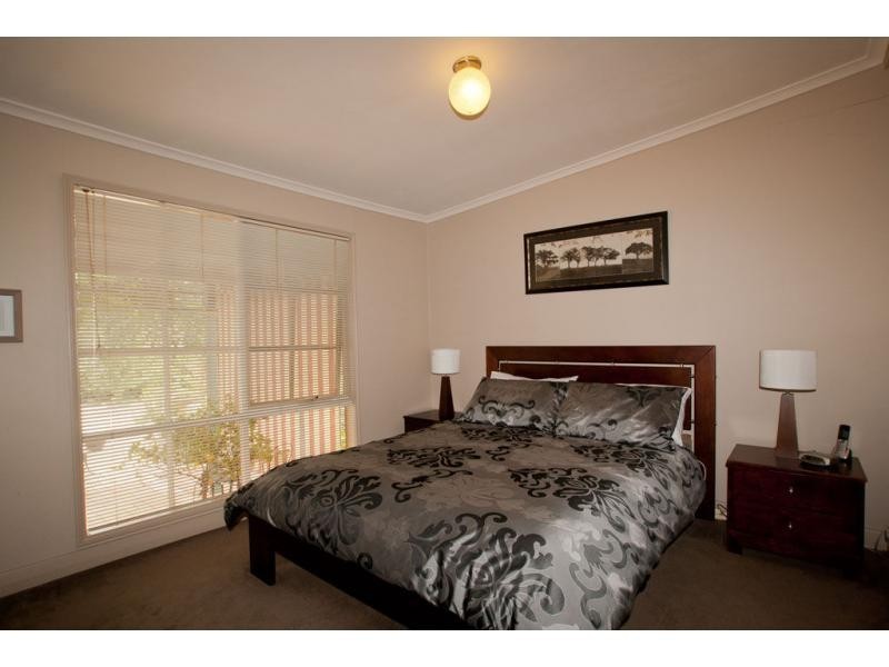 Flora Hill VIC 3550