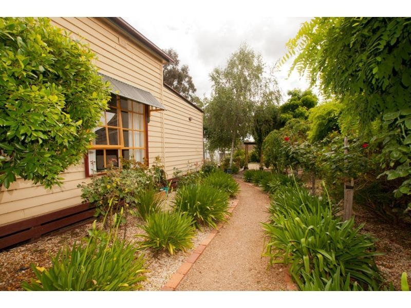 Flora Hill VIC 3550