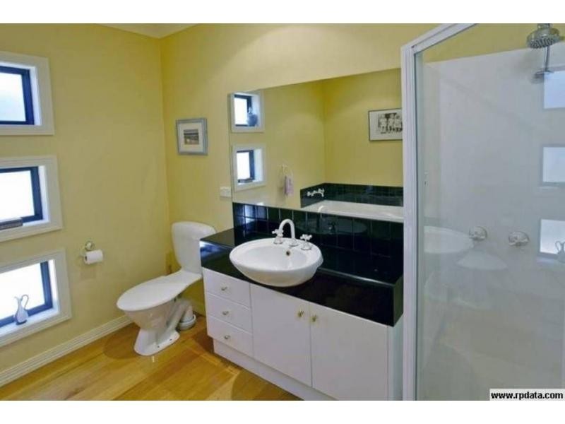 2/11 Hines Court, Kangaroo Flat VIC 3555