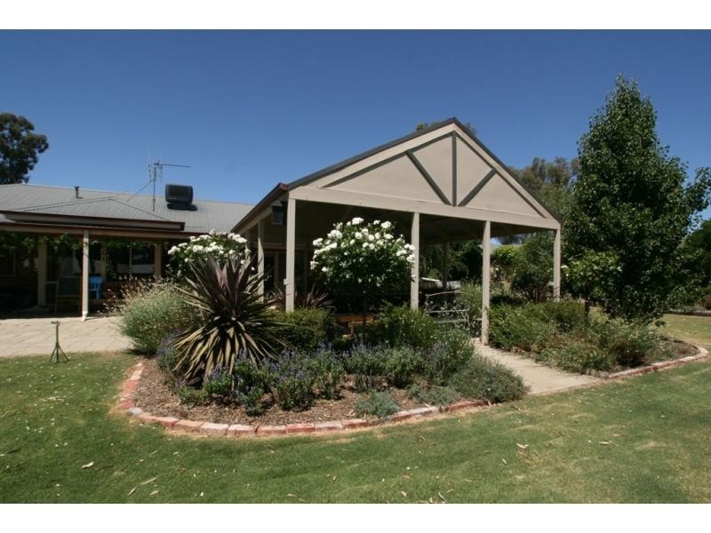 73 Pioneer Drive, Maiden Gully VIC 3551