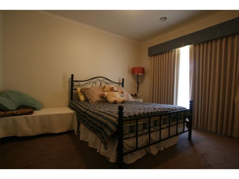 73 Pioneer Drive, Maiden Gully VIC 3551