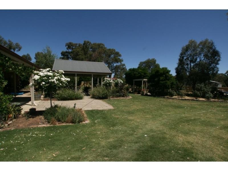 73 Pioneer Drive, Maiden Gully VIC 3551