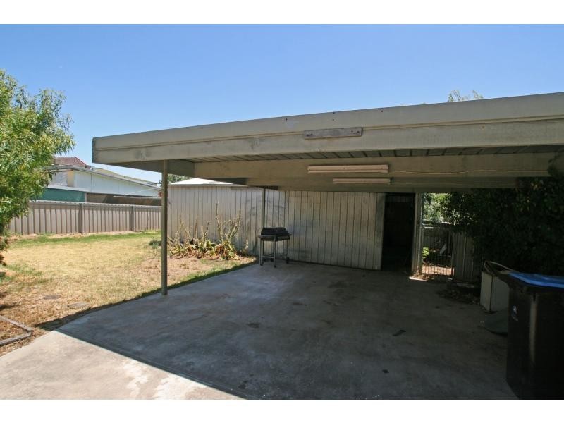 16 Woods Street, Kennington VIC 3550