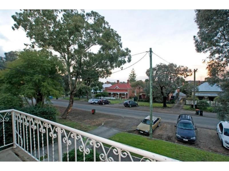 Unit 1/10 Brodie Street, Quarry Hill VIC 3550